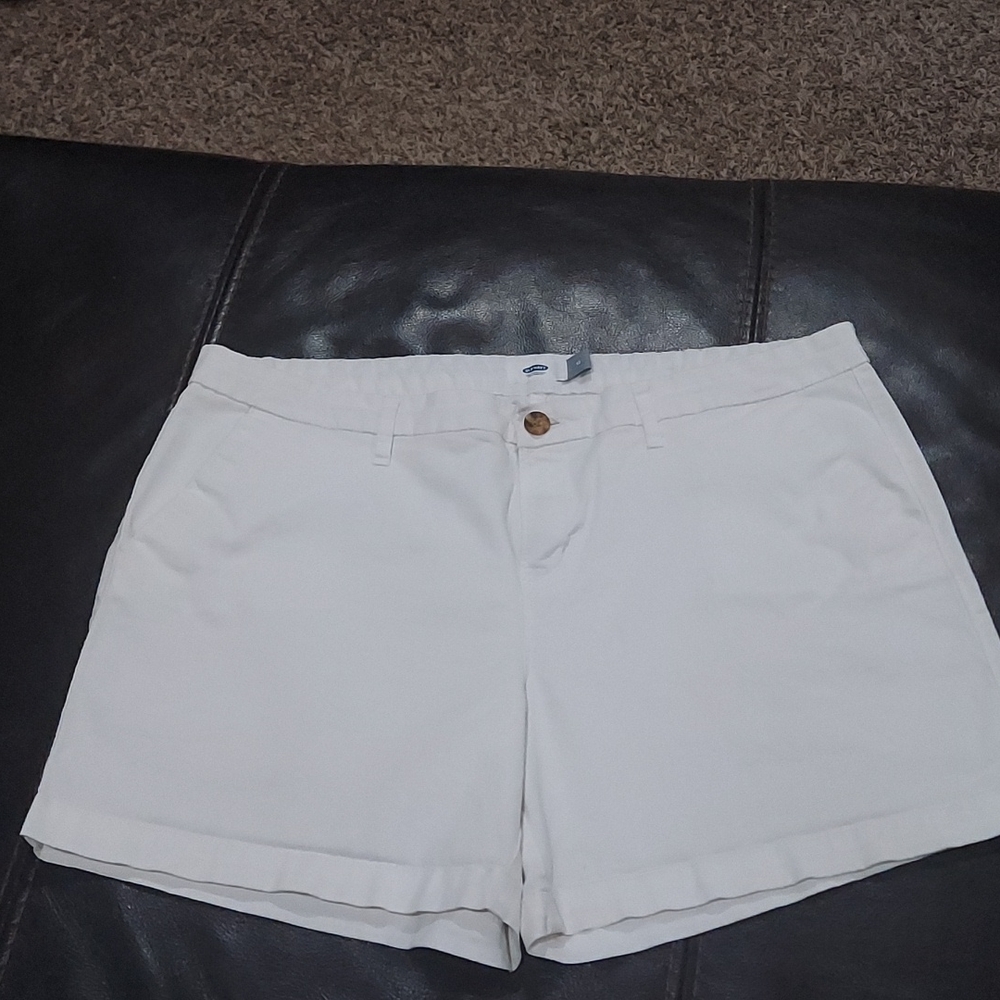 Comfortable shorts worn a lot. ❤  Washed in cold and hung up to dry.